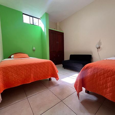 Hostal Casa Cascada Puerto Ayora  Ngoại thất bức ảnh
