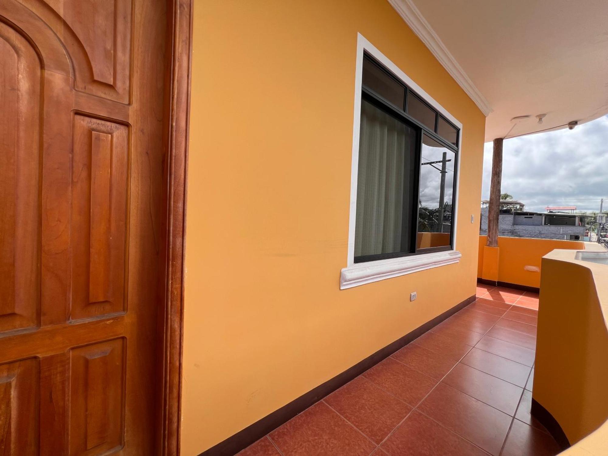 Hostal Casa Cascada Puerto Ayora  Ngoại thất bức ảnh