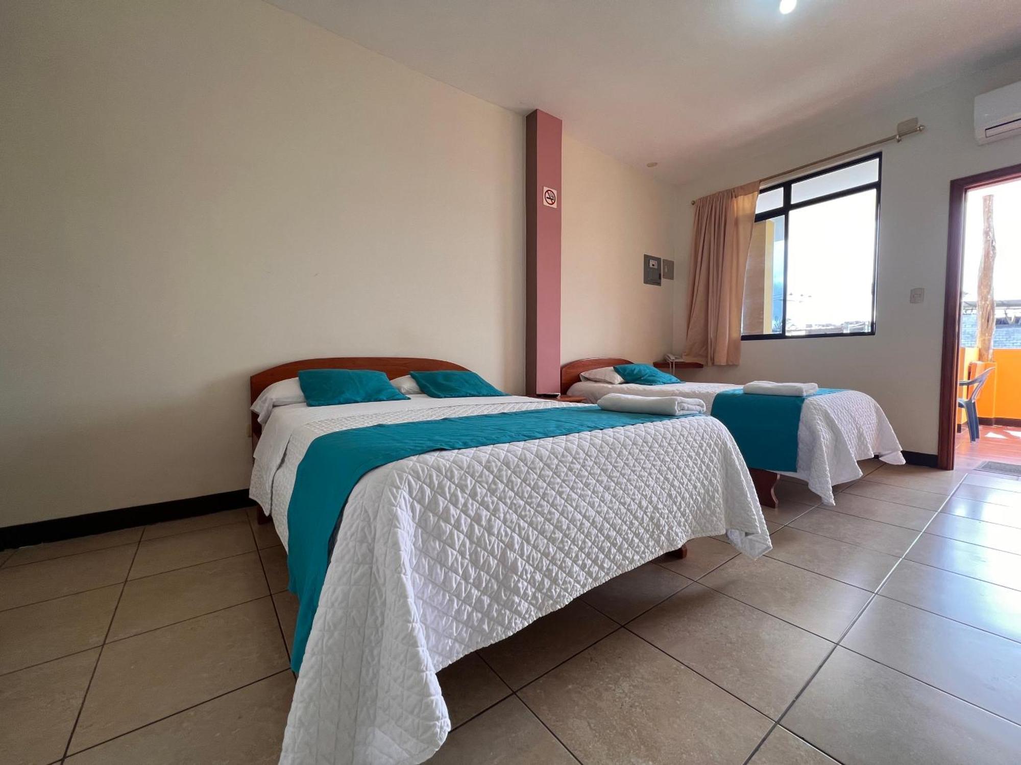 Hostal Casa Cascada Puerto Ayora  Ngoại thất bức ảnh