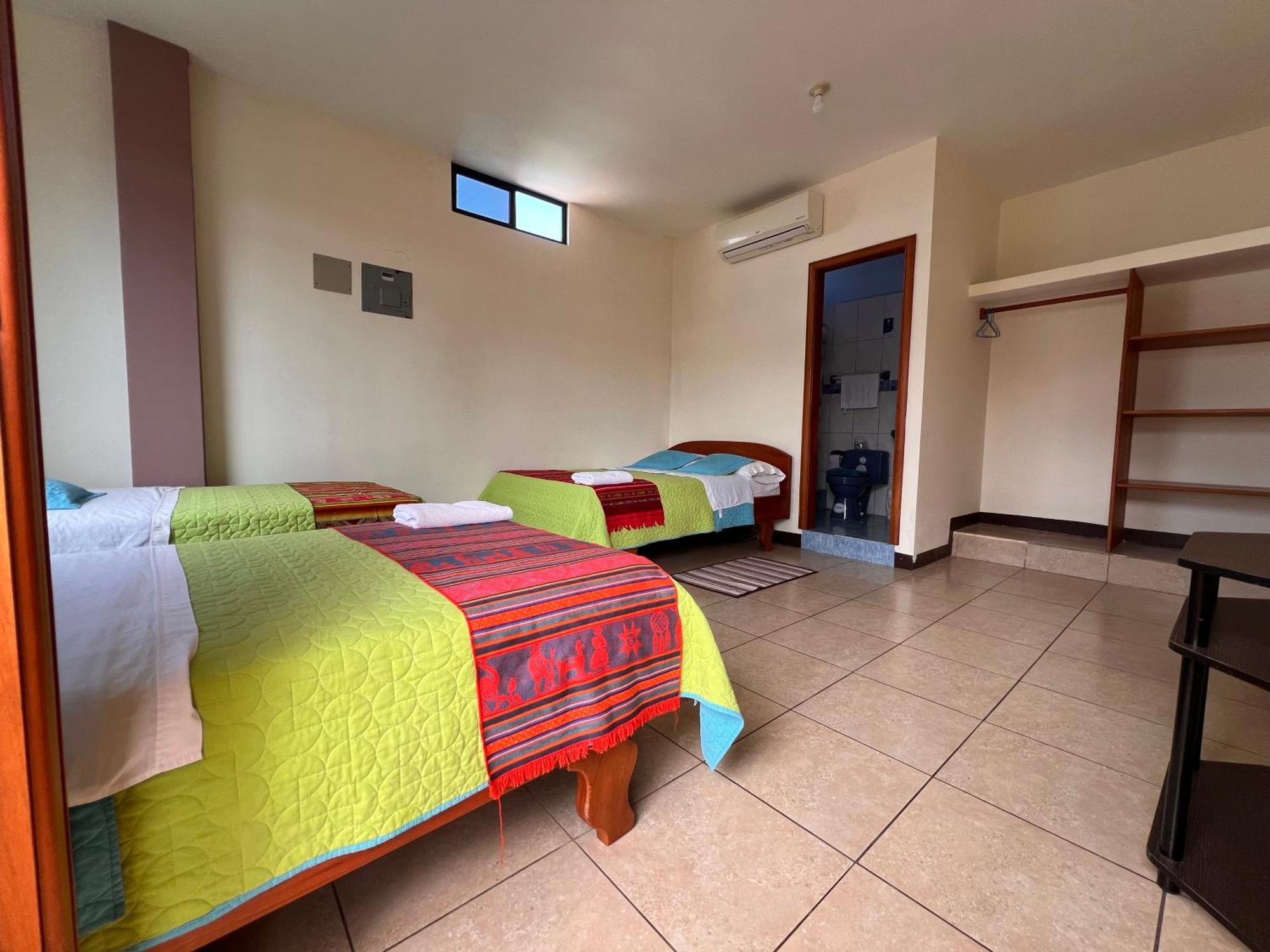 Hostal Casa Cascada Puerto Ayora  Ngoại thất bức ảnh